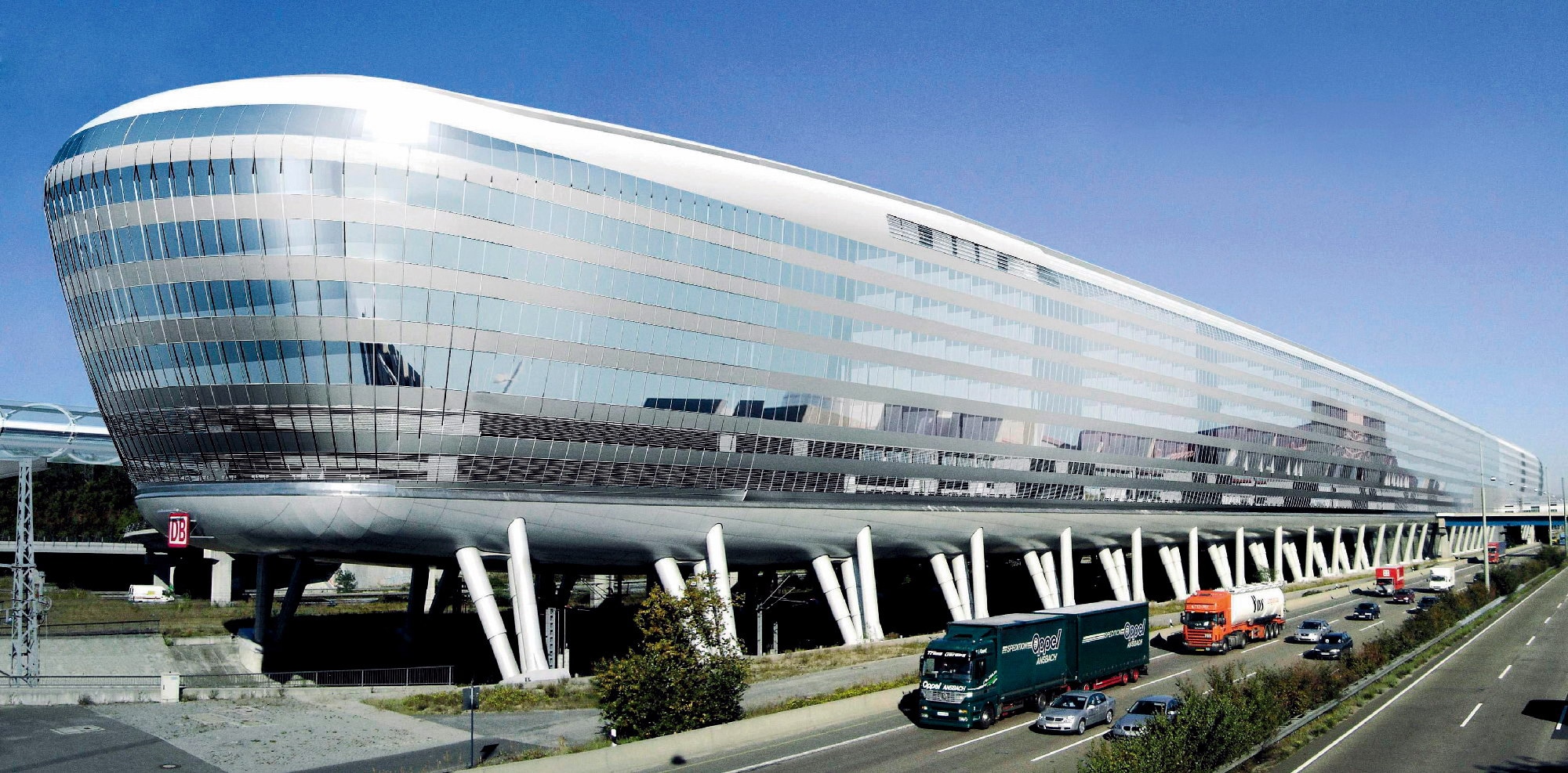 Sân bay Quốc tế Frankfurt am Main nằm cách trung tâm thành phố 12km